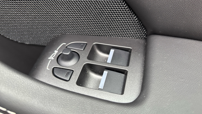 Jaguar F-Type 2.0 P300 R-Dynamic Black 2dr Auto Petrol Coupe